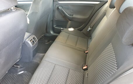 Volkswagen Jetta VI, 2010 год, 830 000 рублей, 14 фотография