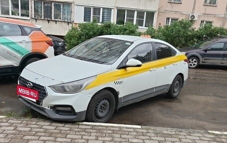 Hyundai Solaris II рестайлинг, 2018 год, 600 000 рублей, 3 фотография