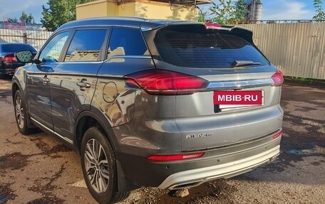 Geely Atlas, 2022 год, 1 650 000 рублей, 3 фотография