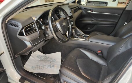Toyota Camry, 2021 год, 3 250 000 рублей, 8 фотография