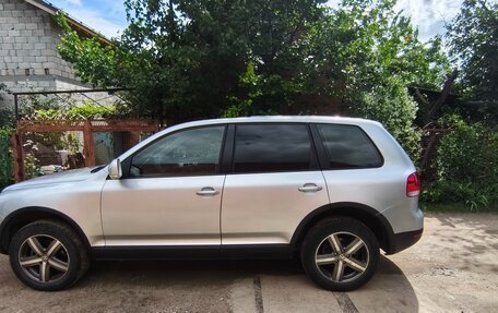 Volkswagen Touareg III, 2004 год, 920 000 рублей, 2 фотография