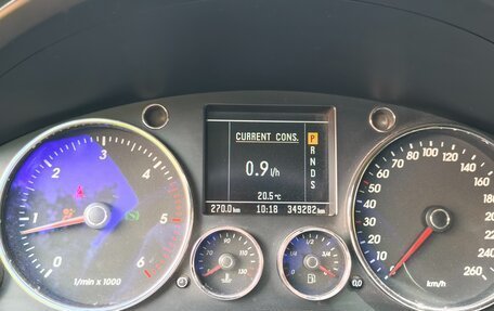 Volkswagen Touareg III, 2004 год, 920 000 рублей, 10 фотография