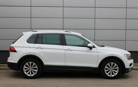 Volkswagen Tiguan II, 2017 год, 2 955 000 рублей, 5 фотография
