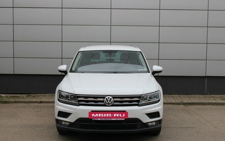 Volkswagen Tiguan II, 2017 год, 2 955 000 рублей, 2 фотография