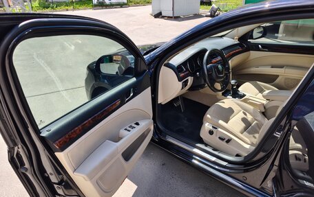 Skoda Superb III рестайлинг, 2012 год, 940 000 рублей, 23 фотография