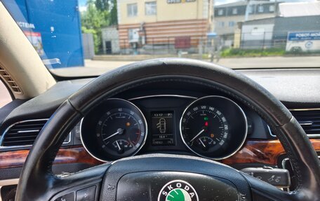 Skoda Superb III рестайлинг, 2012 год, 940 000 рублей, 28 фотография