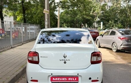 Renault Logan II, 2018 год, 650 000 рублей, 2 фотография