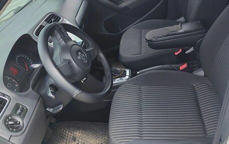 Volkswagen Polo VI (EU Market), 2012 год, 650 000 рублей, 2 фотография