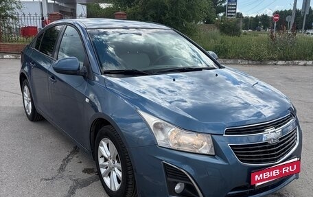 Chevrolet Cruze II, 2013 год, 800 000 рублей, 3 фотография