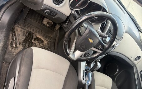 Chevrolet Cruze II, 2013 год, 800 000 рублей, 9 фотография