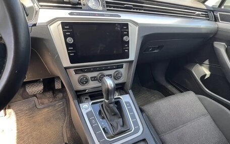 Volkswagen Passat B8 рестайлинг, 2019 год, 1 750 000 рублей, 13 фотография