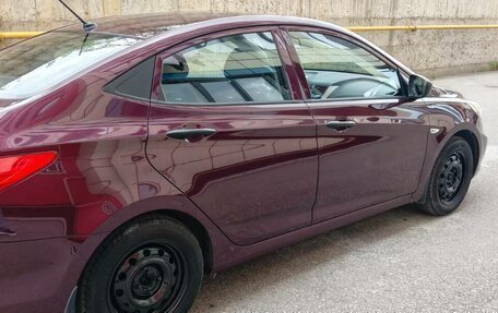 Hyundai Solaris II рестайлинг, 2013 год, 900 000 рублей, 4 фотография