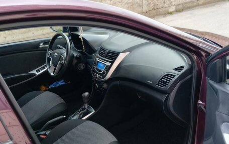 Hyundai Solaris II рестайлинг, 2013 год, 900 000 рублей, 6 фотография