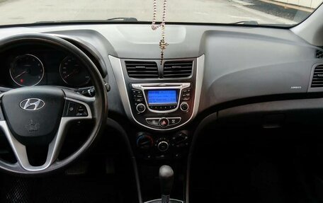Hyundai Solaris II рестайлинг, 2013 год, 900 000 рублей, 7 фотография