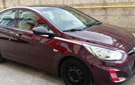 Hyundai Solaris II рестайлинг, 2013 год, 900 000 рублей, 3 фотография
