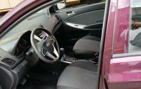 Hyundai Solaris II рестайлинг, 2013 год, 900 000 рублей, 8 фотография