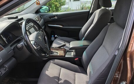 Toyota Camry, 2017 год, 2 800 000 рублей, 6 фотография