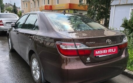 Toyota Camry, 2017 год, 2 800 000 рублей, 3 фотография