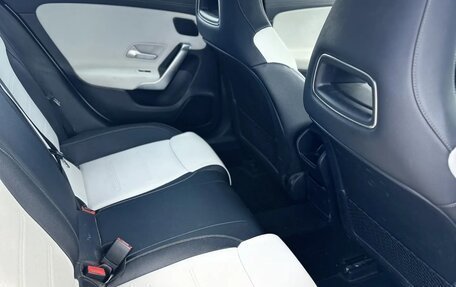 Mercedes-Benz CLA, 2019 год, 3 000 000 рублей, 16 фотография