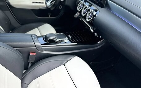 Mercedes-Benz CLA, 2019 год, 3 000 000 рублей, 13 фотография