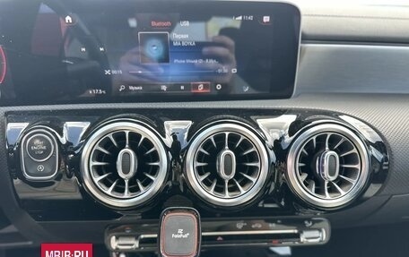 Mercedes-Benz CLA, 2019 год, 3 000 000 рублей, 23 фотография