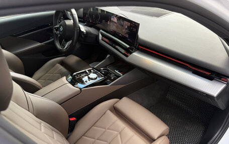 BMW 5 серия, 2024 год, 7 100 000 рублей, 10 фотография