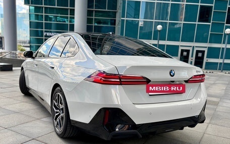 BMW 5 серия, 2024 год, 7 100 000 рублей, 6 фотография