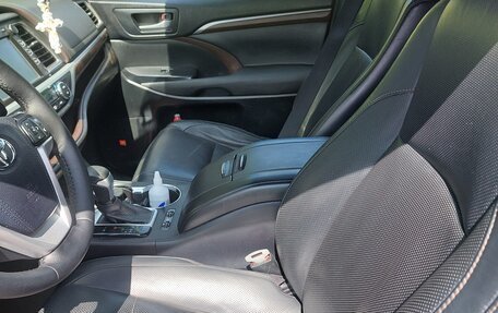 Toyota Highlander III, 2014 год, 2 350 000 рублей, 9 фотография