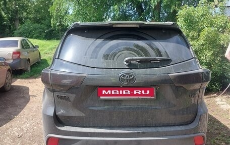 Toyota Highlander III, 2014 год, 2 350 000 рублей, 6 фотография