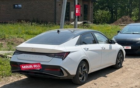 Hyundai Elantra, 2023 год, 1 940 000 рублей, 5 фотография