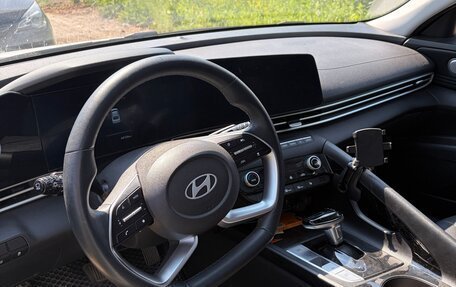 Hyundai Elantra, 2023 год, 1 940 000 рублей, 9 фотография