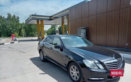 Mercedes-Benz E-Класс, 2012 год, 1 750 000 рублей, 3 фотография