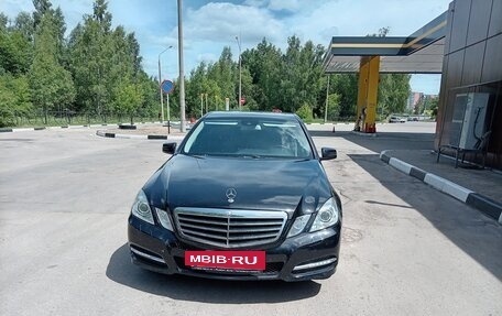 Mercedes-Benz E-Класс, 2012 год, 1 750 000 рублей, 2 фотография