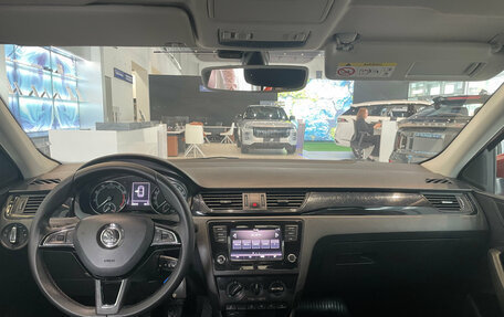 Skoda Rapid I, 2018 год, 990 000 рублей, 15 фотография