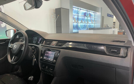Skoda Rapid I, 2018 год, 990 000 рублей, 18 фотография
