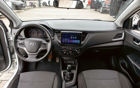 Hyundai Solaris II рестайлинг, 2018 год, 895 000 рублей, 16 фотография
