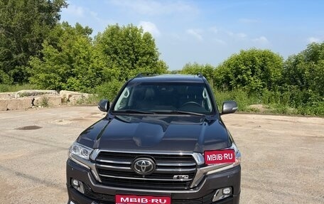 Toyota Land Cruiser 200, 2019 год, 6 800 000 рублей, 1 фотография