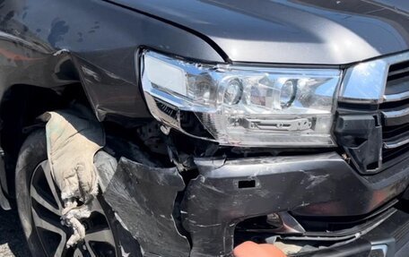 Toyota Land Cruiser 200, 2019 год, 6 800 000 рублей, 7 фотография
