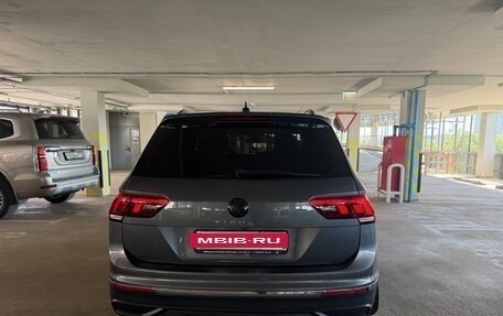 Volkswagen Tiguan II, 2021 год, 2 950 000 рублей, 3 фотография