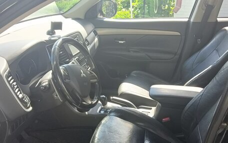 Mitsubishi Outlander III рестайлинг 3, 2012 год, 1 500 000 рублей, 5 фотография