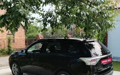 Mitsubishi Outlander III рестайлинг 3, 2012 год, 1 500 000 рублей, 2 фотография