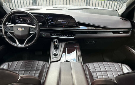 Cadillac Escalade V, 2022 год, 10 000 000 рублей, 15 фотография