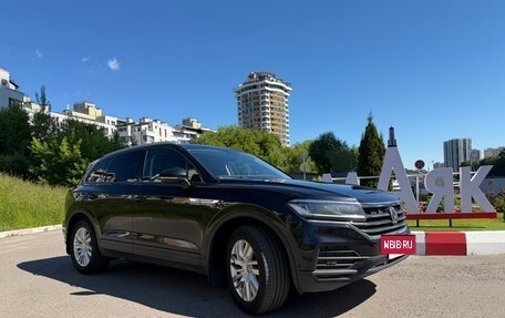 Volkswagen Touareg III, 2020 год, 4 500 000 рублей, 2 фотография