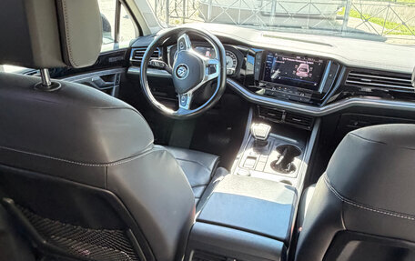 Volkswagen Touareg III, 2020 год, 4 500 000 рублей, 9 фотография