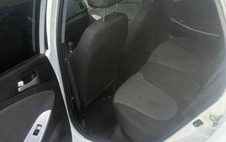 Hyundai Solaris II рестайлинг, 2014 год, 450 000 рублей, 10 фотография