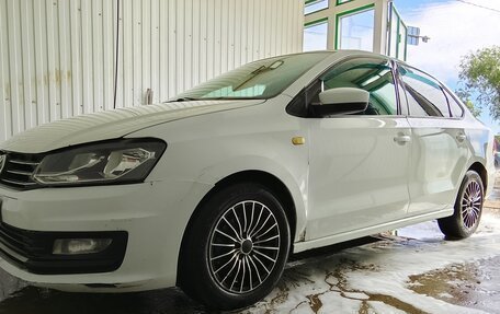 Volkswagen Polo VI (EU Market), 2011 год, 380 000 рублей, 1 фотография