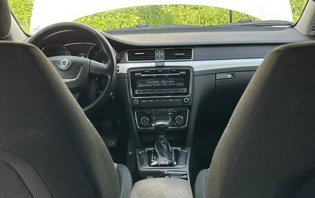 Skoda Superb III рестайлинг, 2011 год, 829 000 рублей, 3 фотография