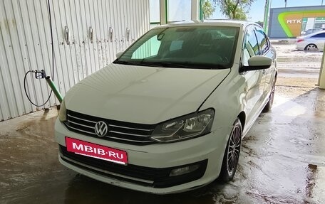 Volkswagen Polo VI (EU Market), 2011 год, 380 000 рублей, 2 фотография