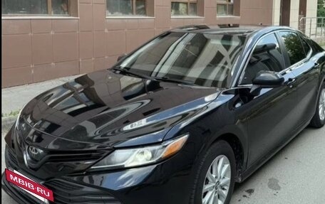 Toyota Camry, 2018 год, 1 850 000 рублей, 8 фотография