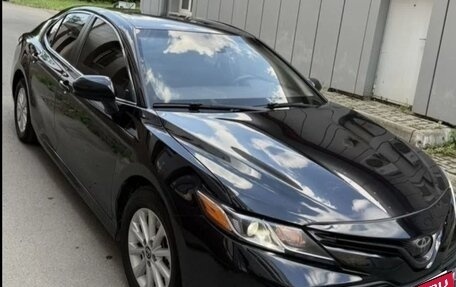 Toyota Camry, 2018 год, 1 850 000 рублей, 10 фотография